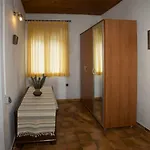 Διαμέρισμα Alavia Ii *